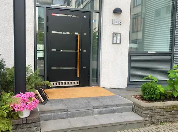 Sea, Sauna And Center *